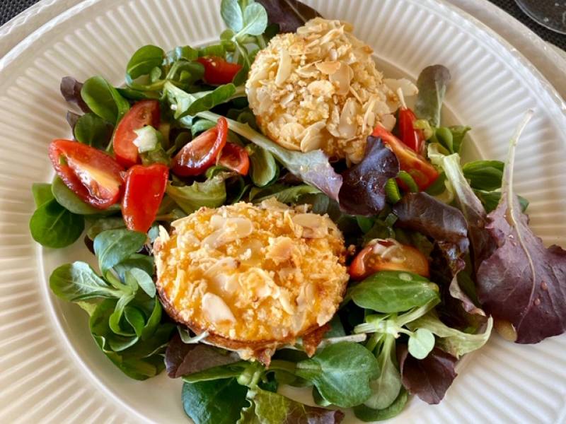 Salade met asperge frittatas